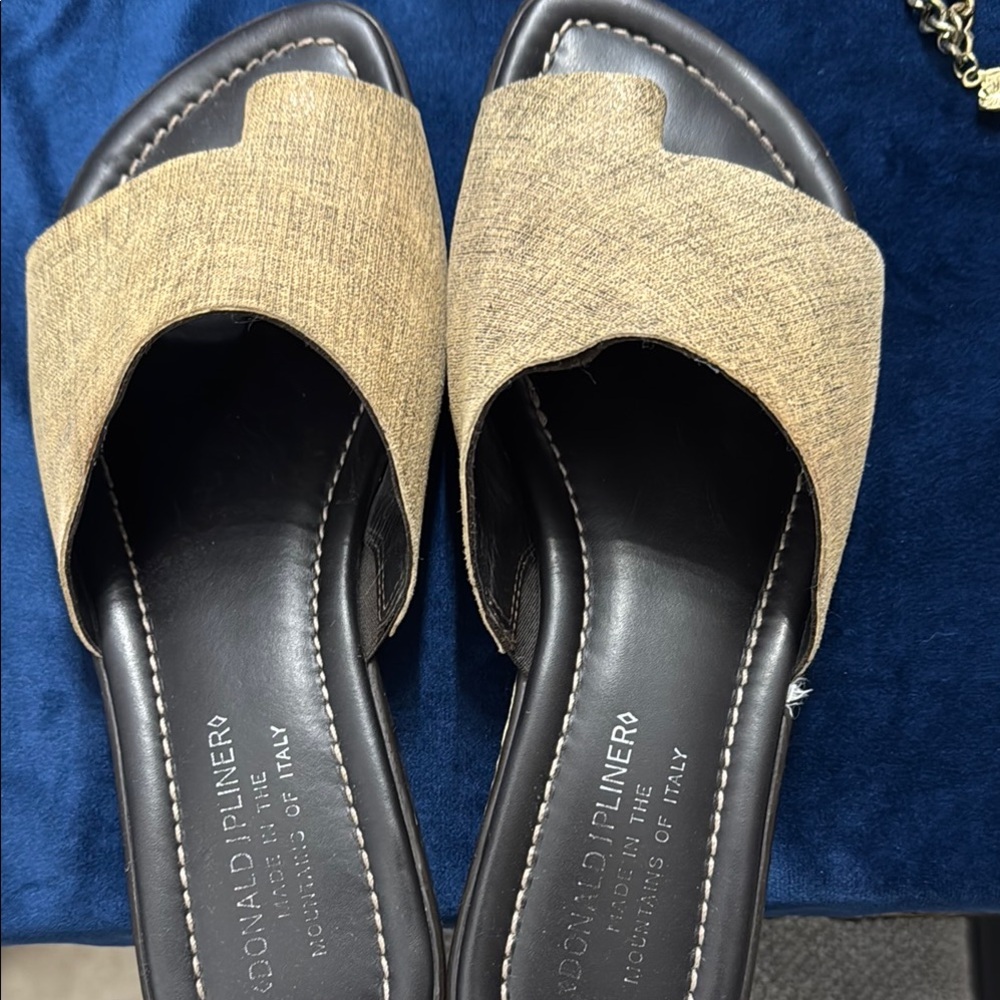 Donald J. Pliner Women's slightly gold with sparkle/Brown Mules